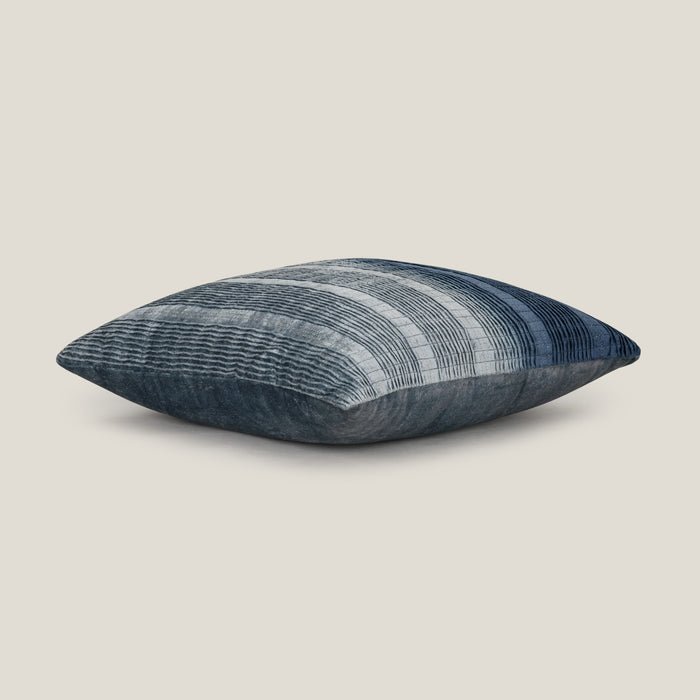 AH17521-c_700x.jpg